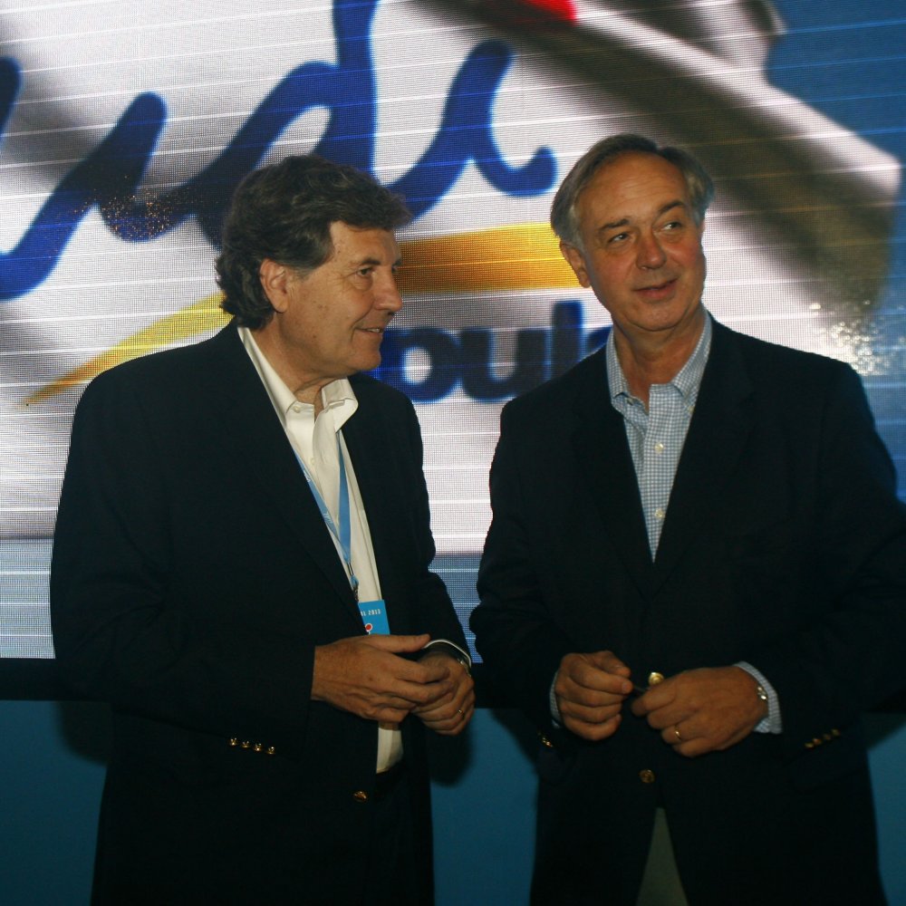 Consejo de la UDI alista proclamación de Golborne pese a disidencia