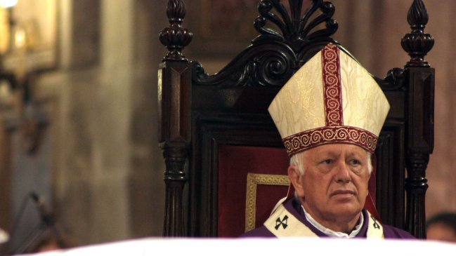 Ezzati defendió participación de Errázuriz en el cónclave