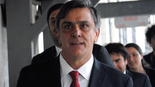 Longueira: No recuerdo no haber votado en el plebiscito