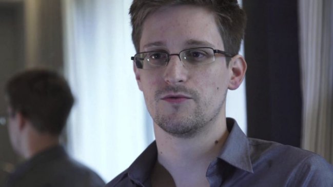 Snowden no puede salir de Rusia por tener pasaporte anulado