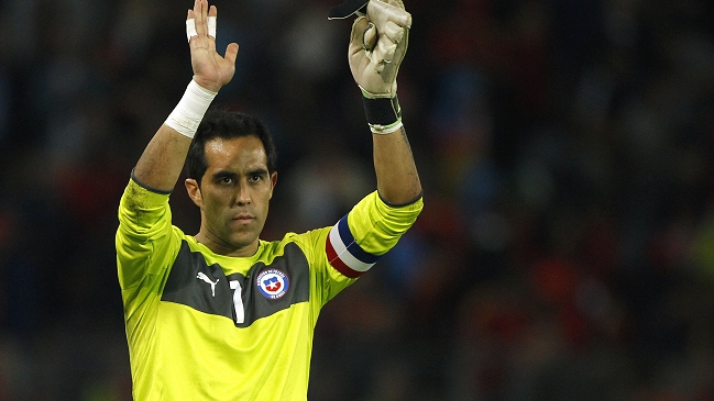 Claudio Bravo: Jugamos de igual a igual con la mejor selección del mundo Claudio Bravo: Jugamos de igual a igual con la mejor selección del mundo