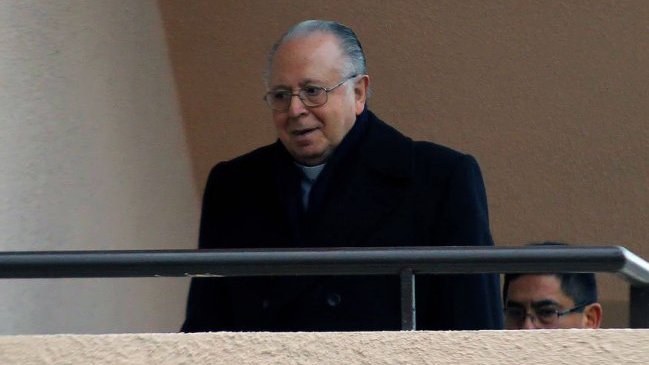 Arzobispado de Santiago desconoció responsabilidad en caso Karadima