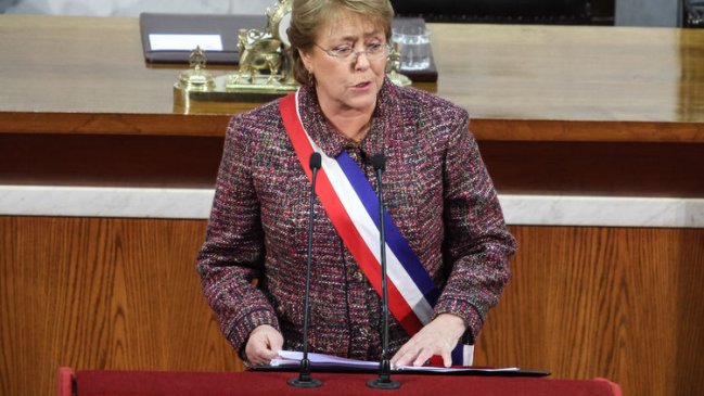Presidenta Bachelet llama a legislar con 