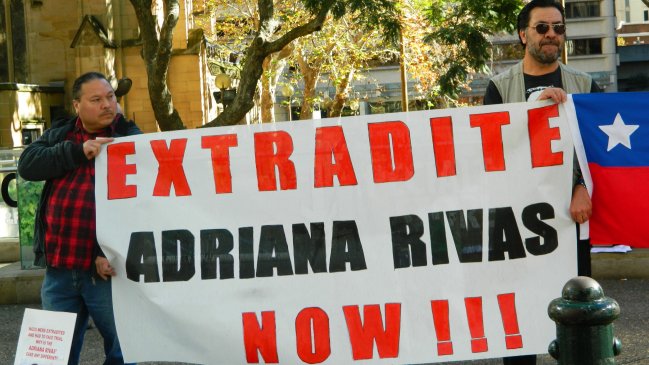 Chilenos en Australia exigen extradición de la secretaria de Manuel Contreras