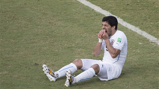 Fiscalía de Roma investiga a Luis Suárez por mordisco a Giorgio Chiellini Fiscalía de Roma investiga a Luis Suárez por mordisco a Giorgio Chiellini