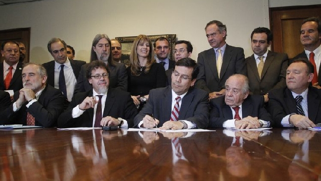 Reforma tributaria: Gobierno firma protocolo de acuerdo transversal