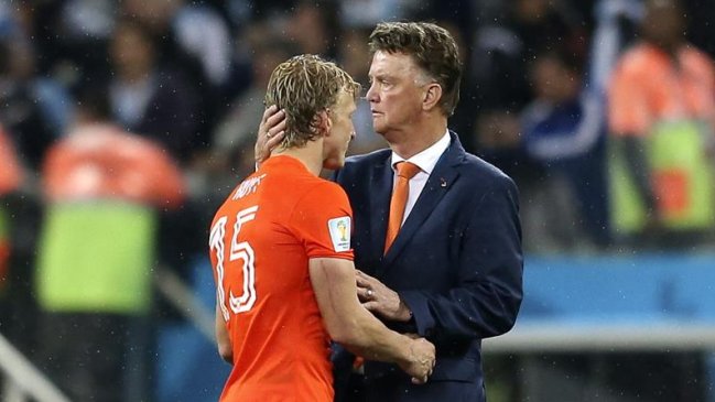 Louis van Gaal: De tener un cuarto cambio hubiese reemplazado al portero Louis van Gaal: De tener un cuarto cambio hubiese reemplazado al portero