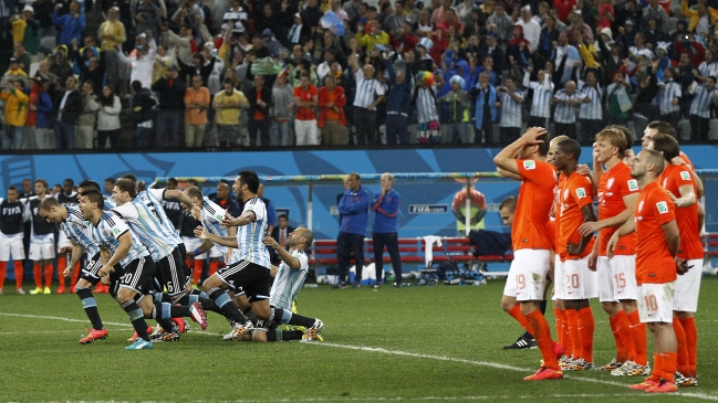 Dos personas murieron por infartos en Argentina durante partido contra Holanda Dos personas murieron por infartos en Argentina durante partido contra Holanda