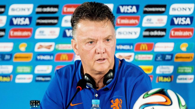 Van Gaal juega a los misterios con la formación ante Brasil Van Gaal juega a los misterios con la formación ante Brasil