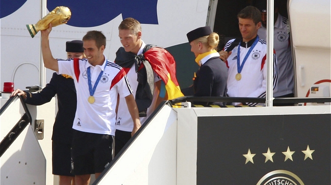 El plantel campeón del mundo ya está en Alemania El plantel campeón del mundo ya está en Alemania