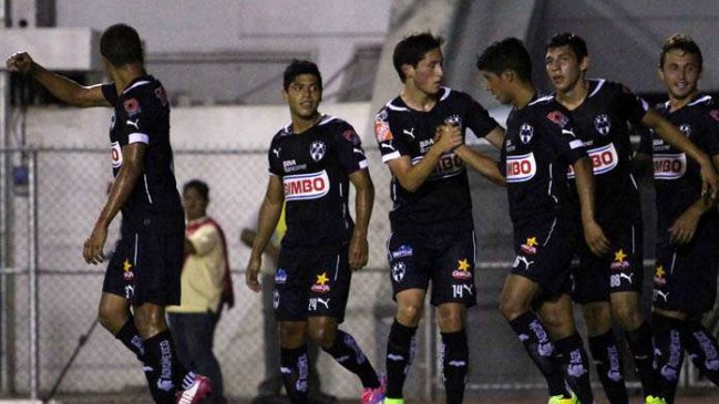 Monterrey de Humberto Suazo aplastó a Correcaminos de Miguel Pinto