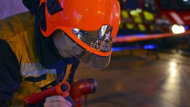 Bomberos informó que explosión en Santiago Centro dejó a una persona quemada Bomberos informó que explosión en Santiago Centro dejó a una persona quemada