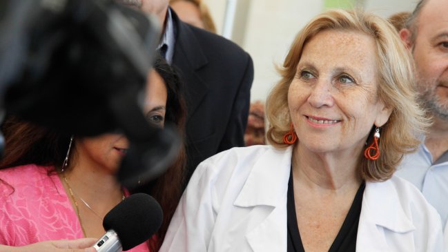 Ministra de Salud renunció tras sus polémicos dichos sobre el aborto