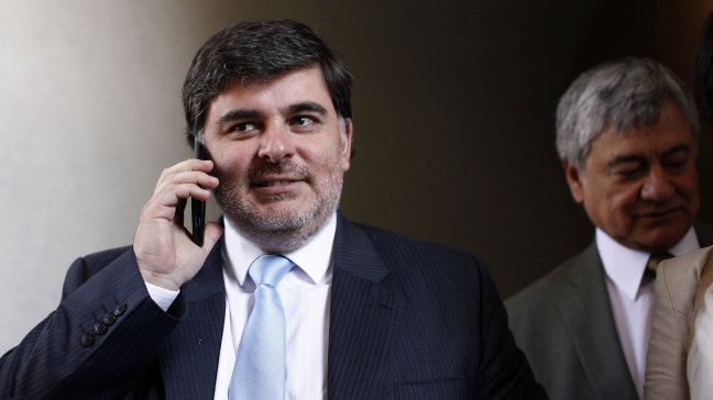 Vacaciones de Burrows obligan a nombrar nuevo ministro subrogante Vacaciones de Burrows obligan a nombrar nuevo ministro subrogante