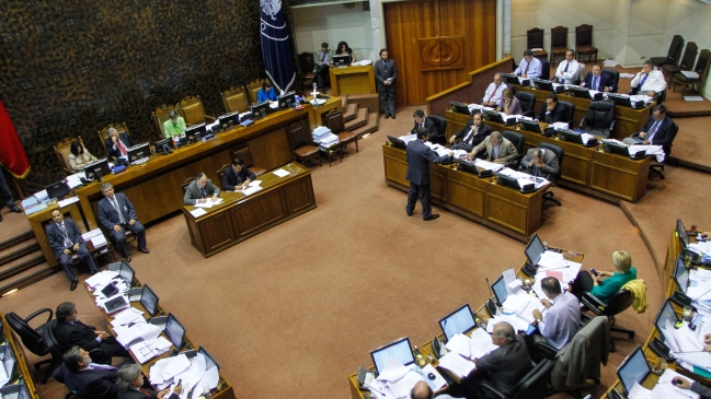 Senadores enviaron a comisión mixta el Pacto de Unión Civil