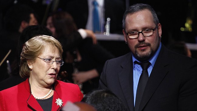 Ex asesor admitió que Caval usó el nombre de Bachelet para acceder a Luksic
