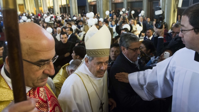 Sacerdote de Osorno: Obispo Barros 