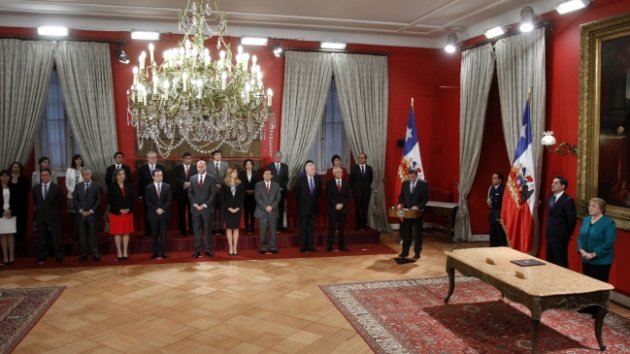 Presidenta Bachelet cambia a su gabinete Presidenta Bachelet cambia a su gabinete