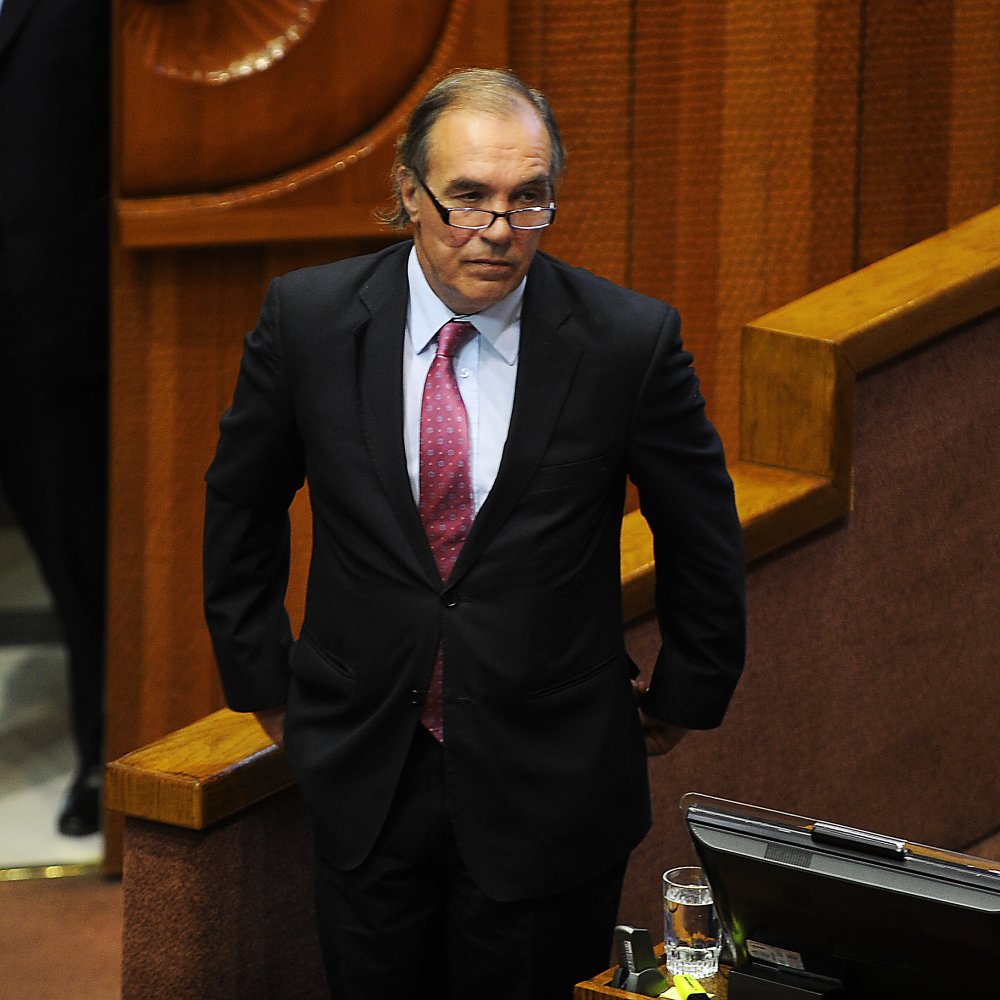 Fiscalía indaga posible cohecho por pagos de Corpesca a asesores del senador Orpis Fiscalía indaga posible cohecho por pagos de Corpesca a asesores del senador Orpis