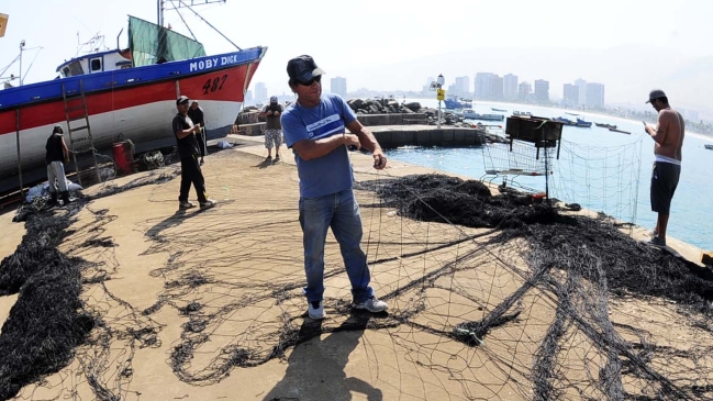 El debate en el Congreso respecto a anular o revisar la Ley de Pesca