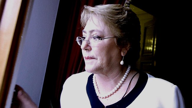 Aprobación a Bachelet empeoró pese al cambio de gabinete y el 21 de mayo
