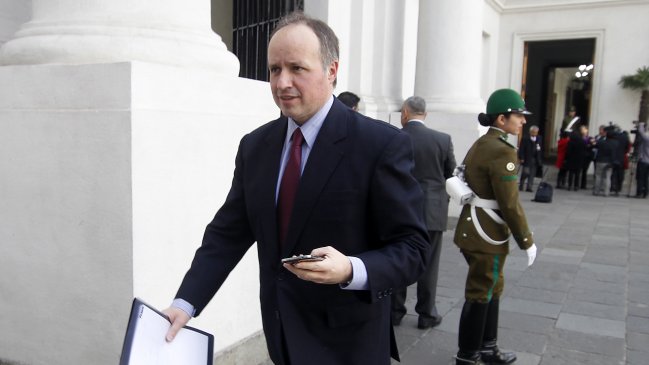 UDI: Insunza asesoró a Antofagasta Minerals mientras presidía comisión de Minería