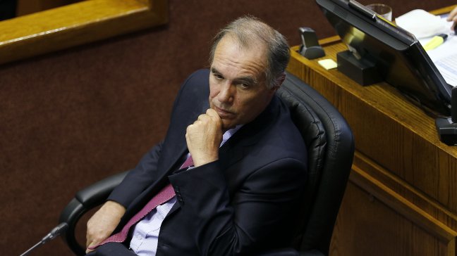 Senador Jaime Orpis fue internado tras sufrir infarto