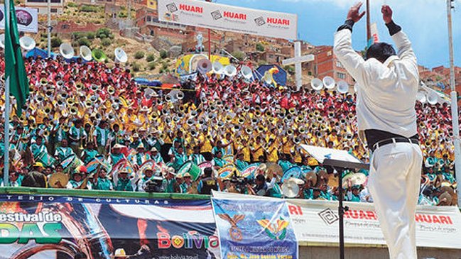 Más de 6 mil músicos bolivianos entonaron canciones sobre la demanda marítima