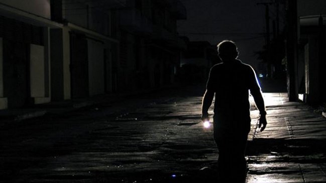 Levantan apagones programados en Argentina pero hay 70.000 usuarios sin luz