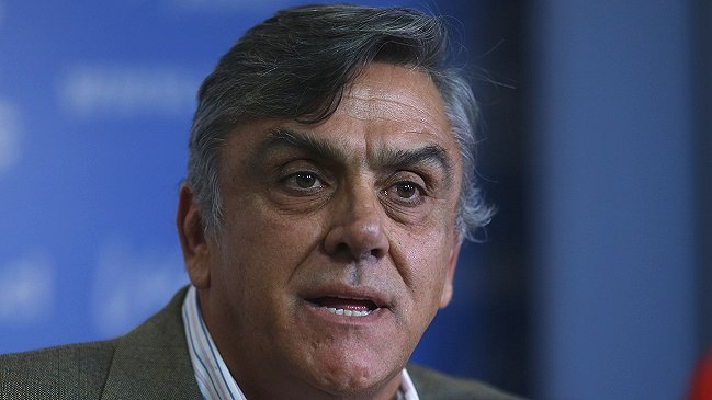 Pablo Longueira renunció a la UDI y prometió demostrar su inocencia