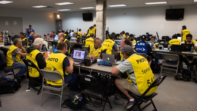 Fotógrafos denunciaron robo de sus equipos durante la semifinal Chile-Colombia Fotógrafos denunciaron robo de sus equipos durante la semifinal Chile-Colombia
