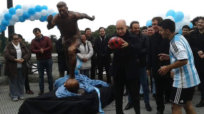 Se inauguró una estatua de Lionel Messi en Buenos Aires Se inauguró una estatua de Lionel Messi en Buenos Aires