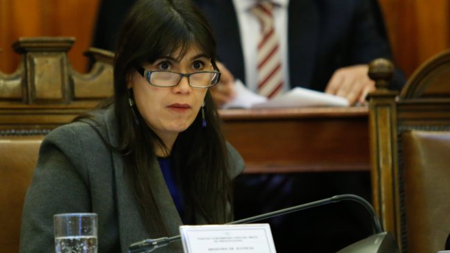 Oposición pide renuncia de ministra Blanco: 