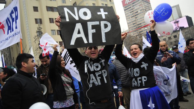 Masiva convocatoria logra la marcha contra las AFP
