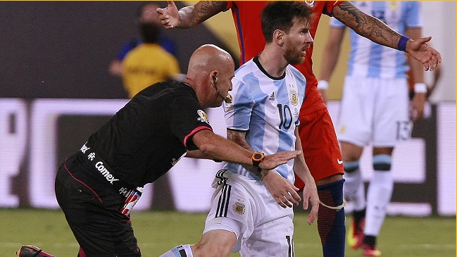 Arbitro de la final de Copa América: El penal de Messi se fue casi afuera del estadio Arbitro de la final de Copa América: El penal de Messi se fue casi afuera del estadio