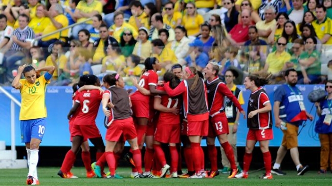 Canadá ganó el bronce y dejó sin medalla a Brasil en el fútbol femenino Canadá ganó el bronce y dejó sin medalla a Brasil en el fútbol femenino