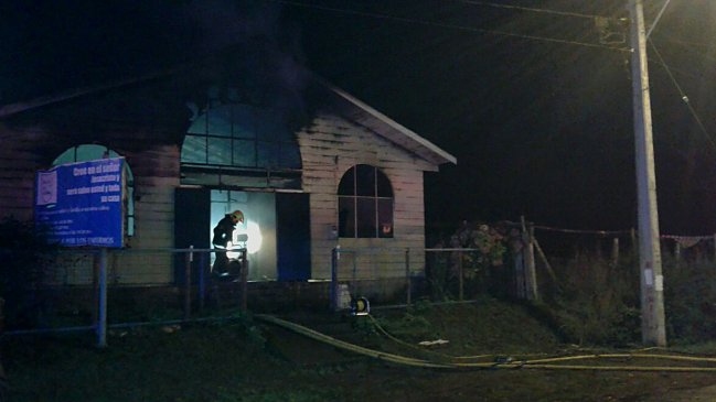 Fiscalía investiga incendio que destruyó iglesia evangélica en Padre Las Casas