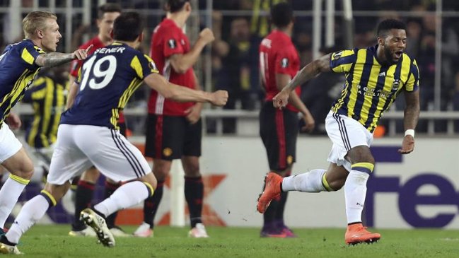 Fenerbahce se hizo fuerte en casa y derrotó a Manchester United por la Europa League Fenerbahce se hizo fuerte en casa y derrotó a Manchester United por la Europa League