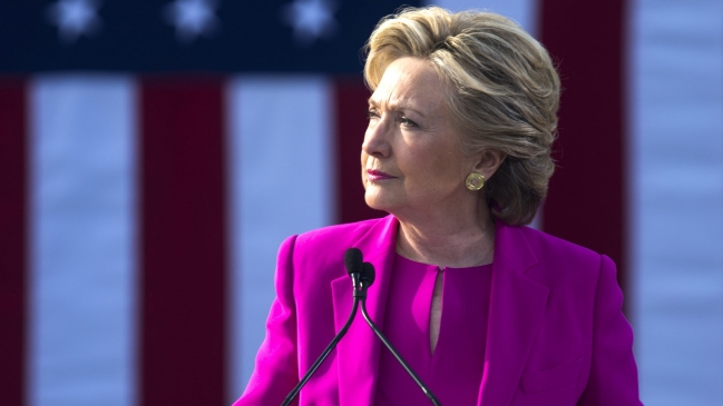 Hillary Clinton telefoneó a Trump para admitir su derrota