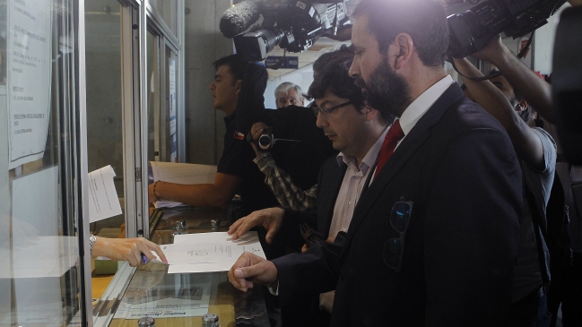 Diputado comunista se querelló contra Piñera por negocios en Perú