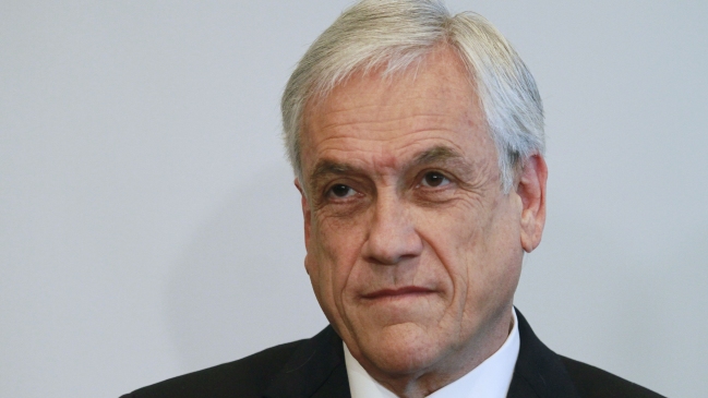 Fiscalía dio ultimátum a Bancard para entregar correos del hijo de Piñera con su gerente