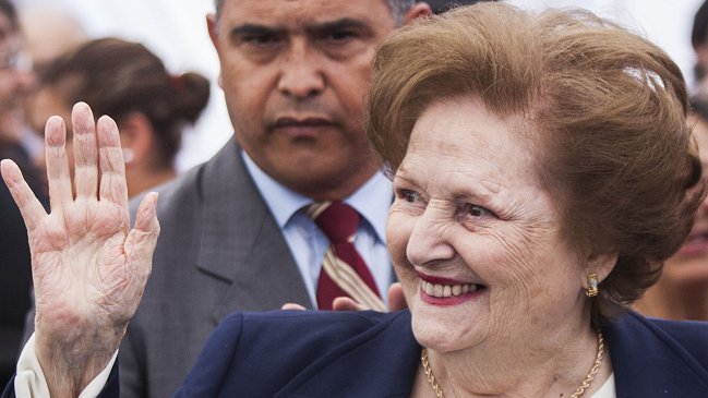 Ministro en visita le toma declaración a Lucía Hiriart por el caso CEMA