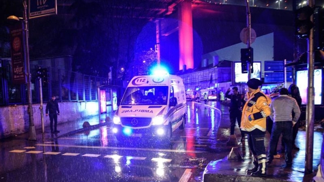 Ataque a una discoteca en Estambul dejó decenas de muertos y heridos