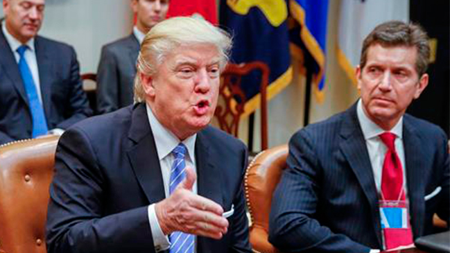 Donald Trump firmó salida de Estados Unidos del TPP