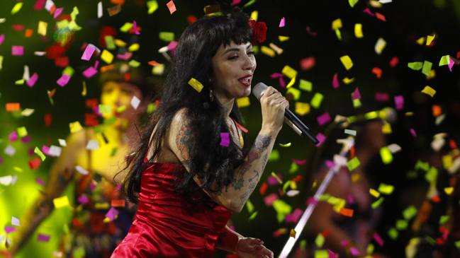 Mon Laferte hace dura crítica a la prensa chilena