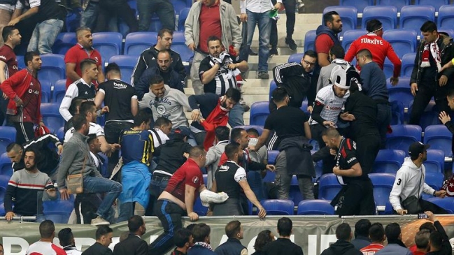 Incidentes en Europa League: Lyon aceptó decisión de la UEFA y Besiktas apelará Incidentes en Europa League: Lyon aceptó decisión de la UEFA y Besiktas apelará