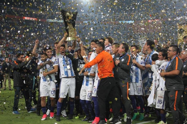 Pachuca dejó sin Concachampions a Eduardo Vargas Pachuca dejó sin Concachampions a Eduardo Vargas