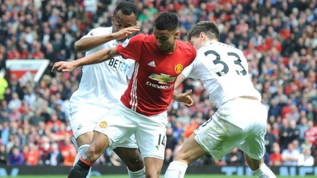 Manchester United igualó con Swansea City y se enredó en Inglaterra Manchester United igualó con Swansea City y se enredó en Inglaterra