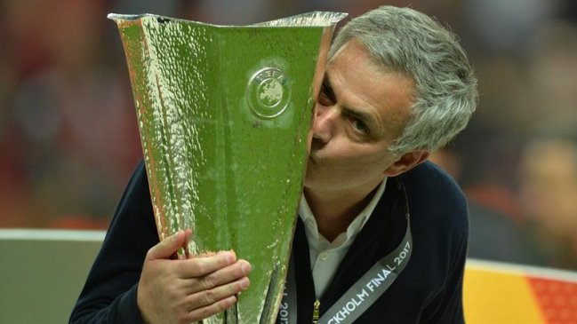 Jose Mourinho ganó su cuarto título continental tras obtener la Europa League Jose Mourinho ganó su cuarto título continental tras obtener la Europa League