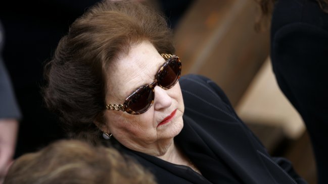 Viuda de Pinochet está internada en el Hospital Militar